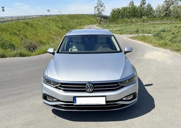 Volkswagen Passat cena 117999 przebieg: 135000, rok produkcji 2020 z Głogówek małe 92